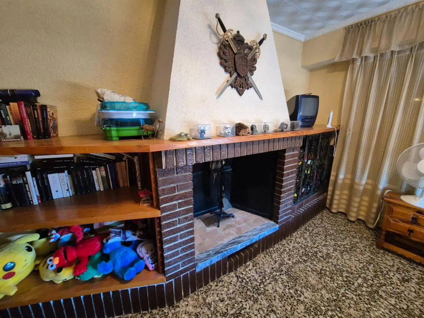 Sala d'estar de Casa o xalet en venda en Elda amb Jardí privat, Terrassa i Traster