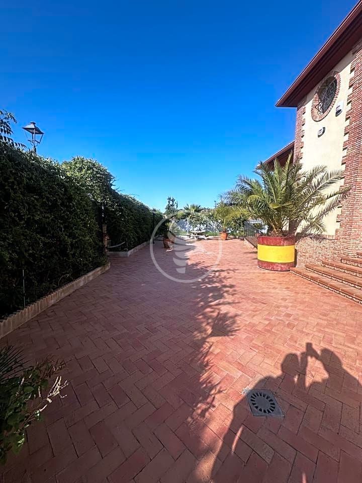 Terrassa de Casa o xalet en venda en Linares amb Aire condicionat, Calefacció i Jardí privat