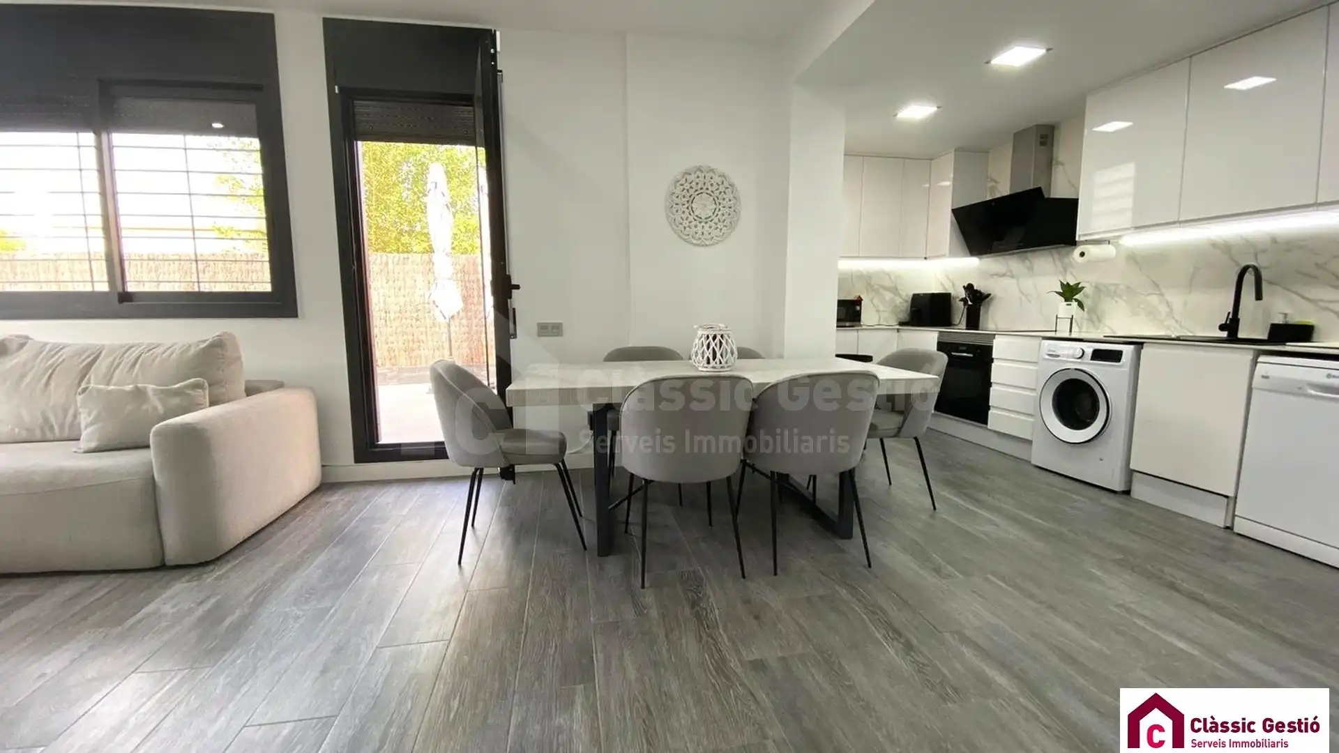 Dining room of Houses for sale in Terrassa  with Air Conditioner, Heating and Terrace