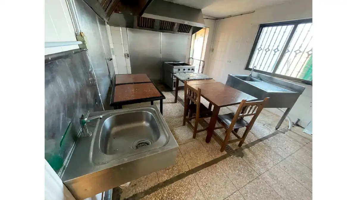 Kitchen of Buildings for sale in Sancti-Spíritus (Salamanca)