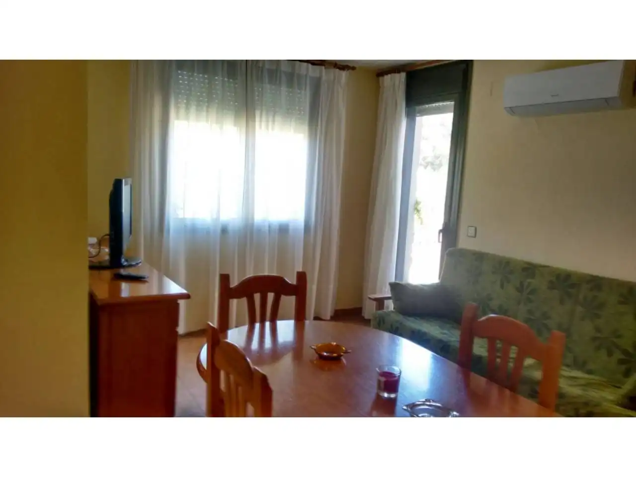 Sala de estar de Local en venta en El Grado con Aire acondicionado