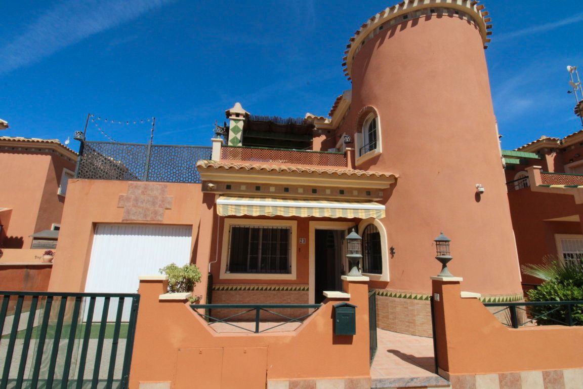 Exterior view of House or chalet for sale in Orihuela  with Private garden, Terrace and Furnished