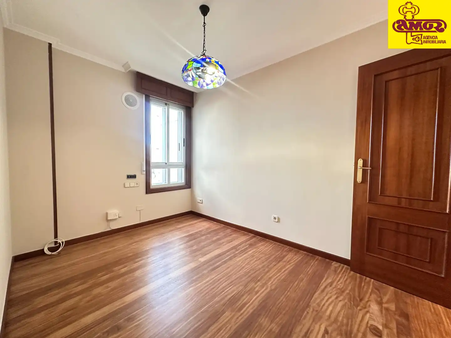 Habitación de Piso en venta en Santiago de Compostela  con Calefacción, Terraza y Trastero