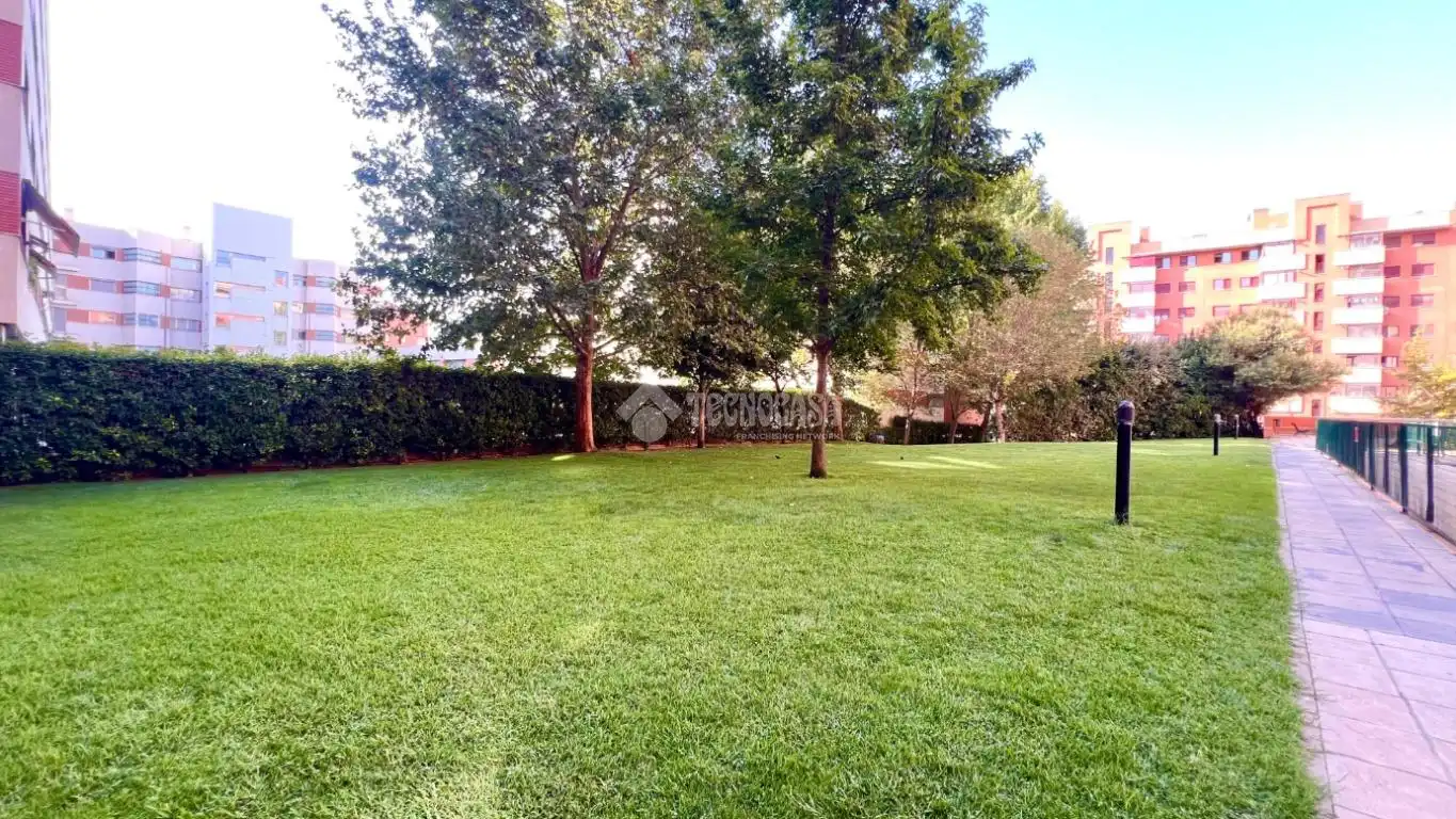 Garden of Flat for sale in Madrid  with Air Conditioner, Heating and Parquet flooring