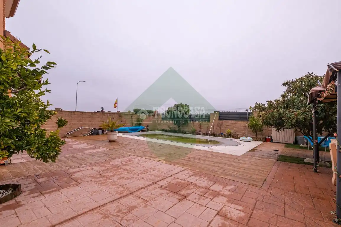 Piscina de Casa o chalet en venta en Griñón
