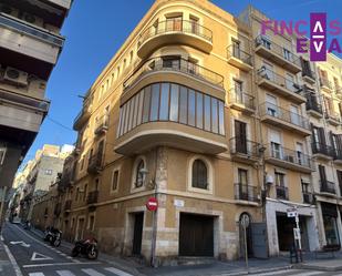 Vista exterior de Edifici en venda en  Tarragona Capital