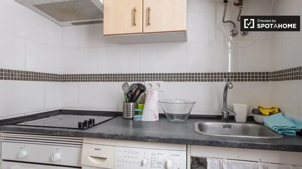 Cocina de Piso de alquiler en Madrid con Aire acondicionado, Calefacción y Amueblado