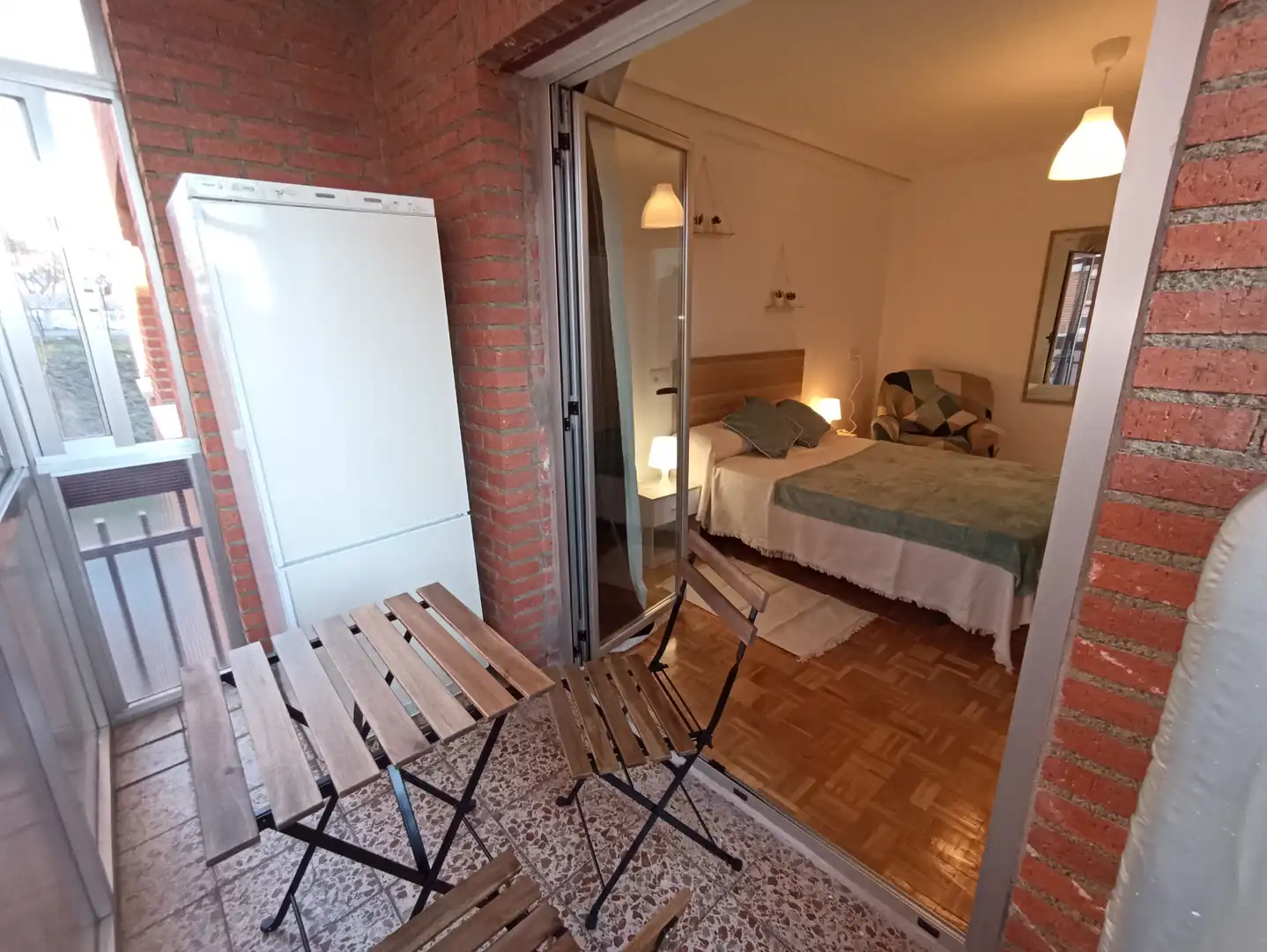 Room in Calle Hornos Caleros, Estación