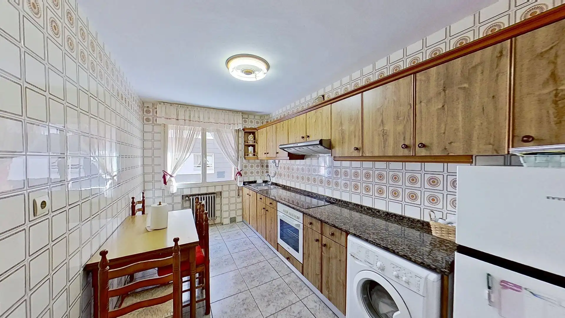 Küche von Wohnung zum Verkauf in Gijón  mit Heizung, Parkett und Terrasse