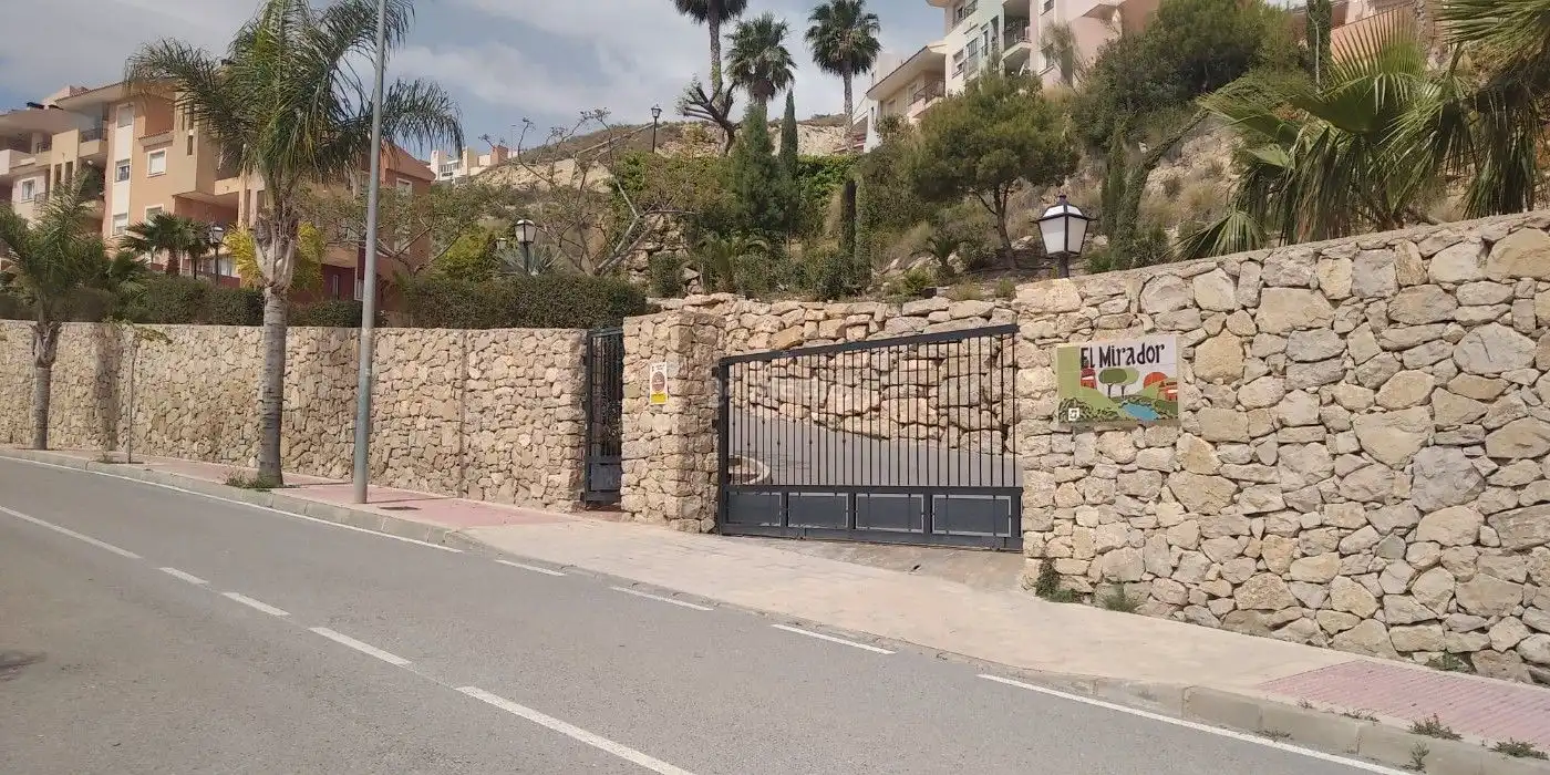 Individual to rent in Carrer del Mati 1, imagen 3