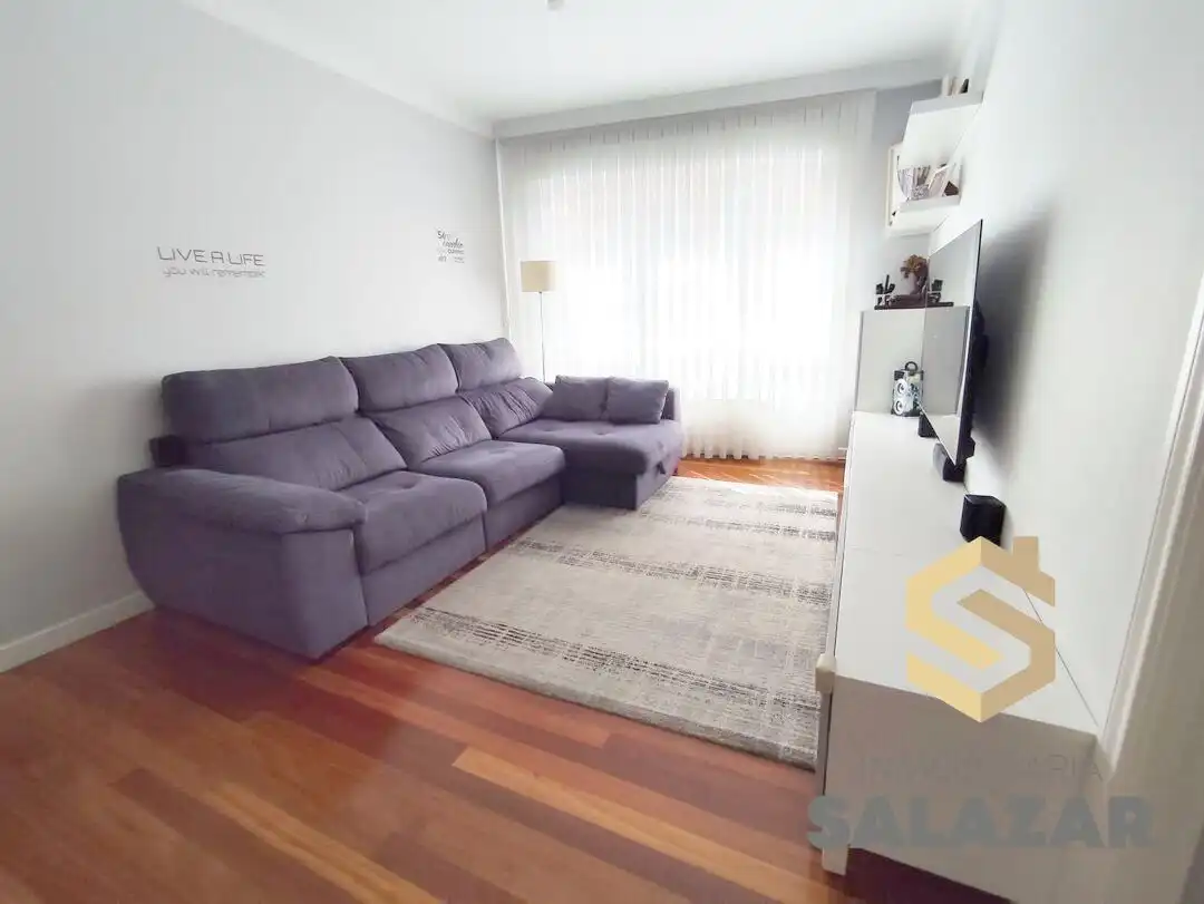 Living room of Flat for sale in Bilbao   with Heating, Storage room and Balcony