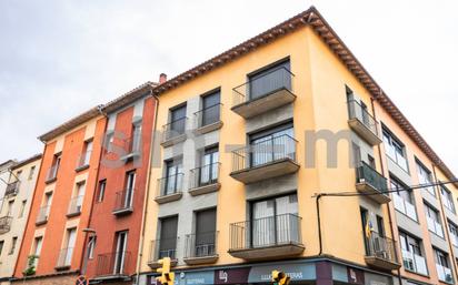 Exterior view of Duplex for sale in Manlleu  with Terrace and Balcony