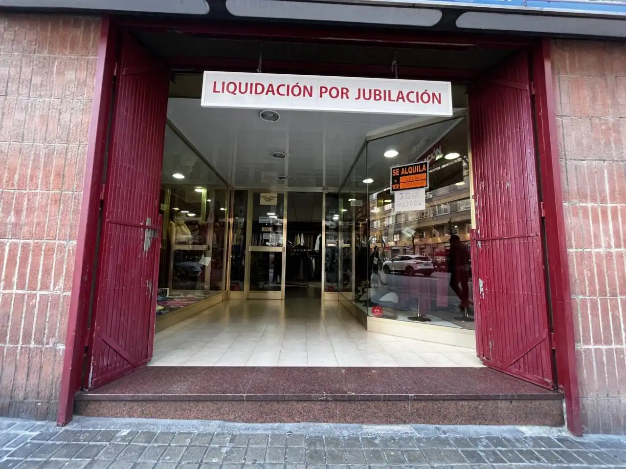 Local de alquiler en Calle Felip II, La Sagrera