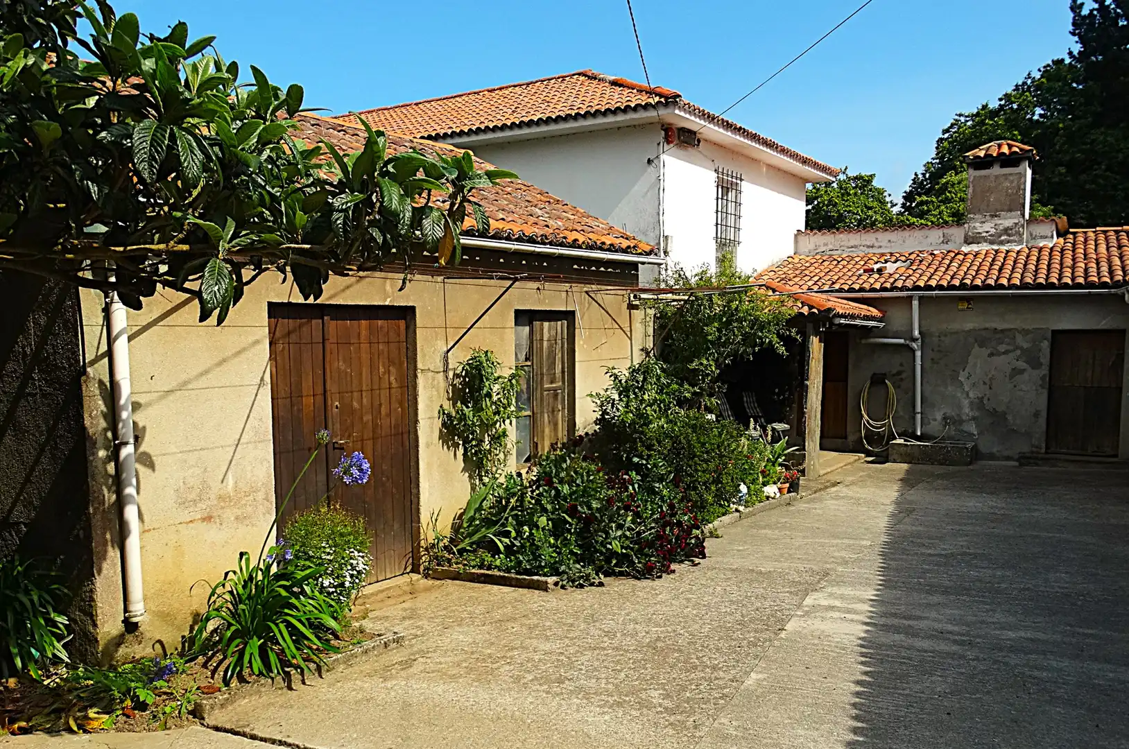 Vista exterior de Finca rústica en venda en Narón amb Calefacció, Jardí privat i Parquet