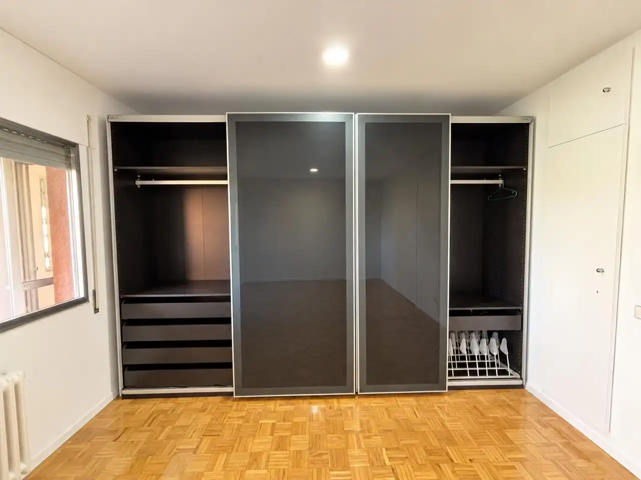 Bedroom of Flat for rent in Madrid  with Air Conditioner, Heating and Private garden