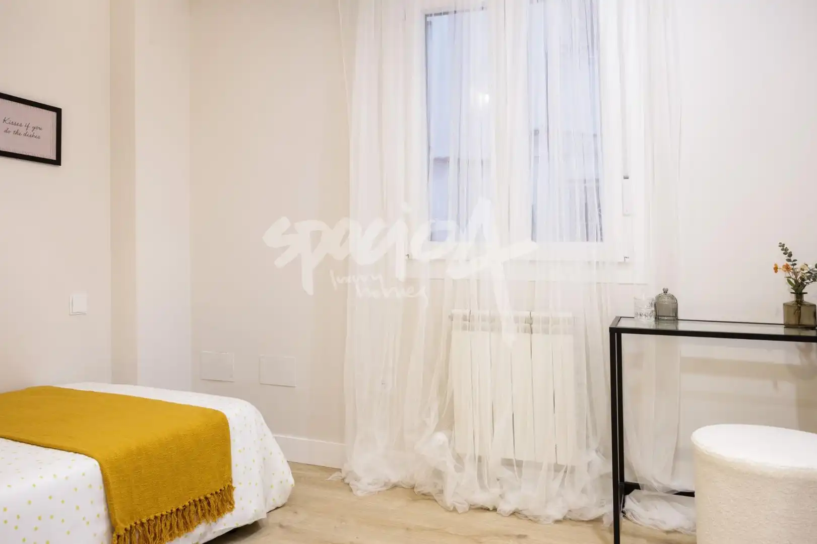 Bedroom of Flat for sale in Madrid  with Air Conditioner, Heating and Terrace