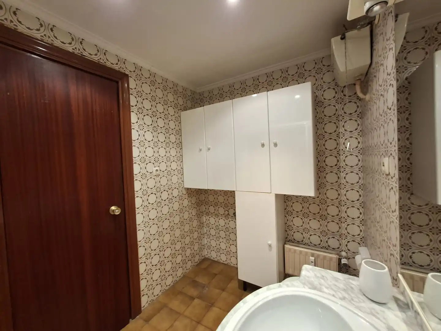 Baño de Piso en venta en Torrelavega  con Calefacción, Trastero y Balcón