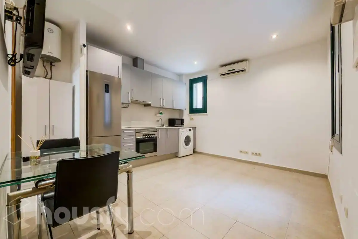 Kitchen of Flat for sale in Barcelona  with Air Conditioner and Furnished