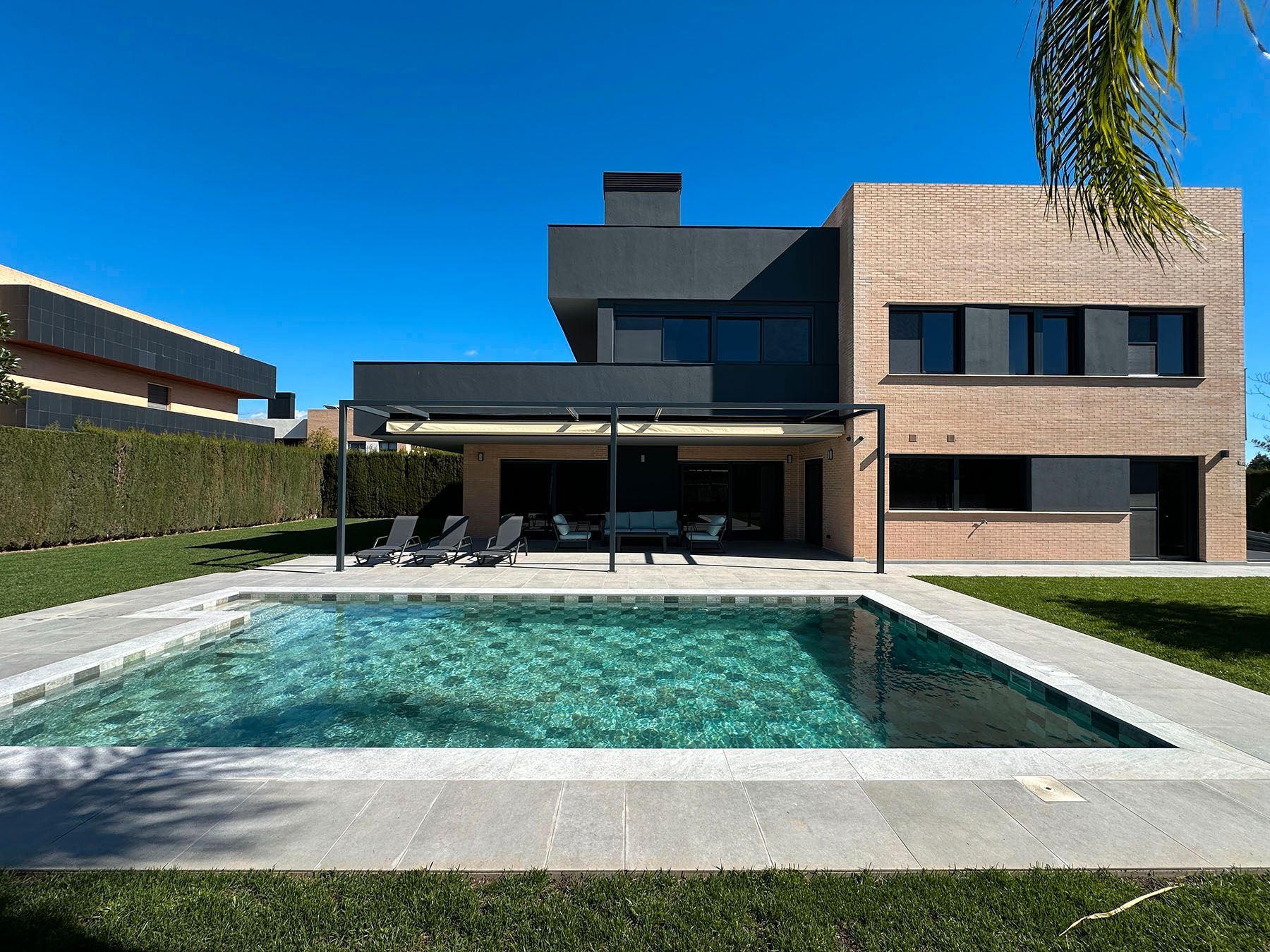 Vista exterior de Casa o xalet en venda en Bétera amb Aire condicionat, Calefacció i Jardí privat