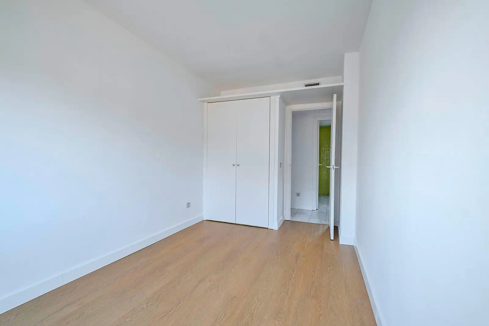 Habitación de Ático de alquiler en Pozuelo de Alarcón con Aire acondicionado, Calefacción y Jardín privado