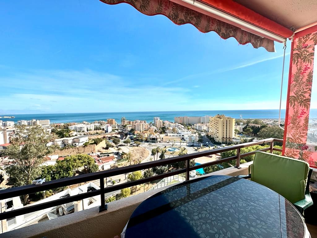 Vista exterior de Apartament de lloguer en Torremolinos amb Aire condicionat, Terrassa i Moblat