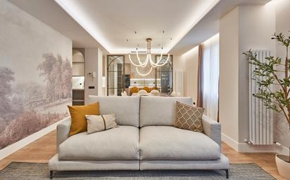 Sala d'estar de Apartament en venda en  Madrid Capital amb Moblat