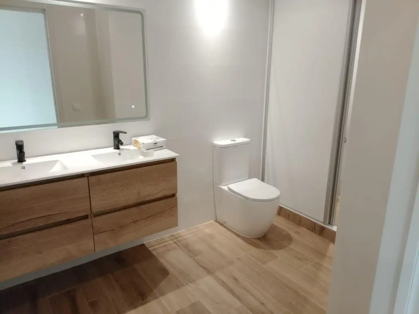 Bany de Pis en venda en Vilafranca del Penedès amb Parquet, Terrassa i Balcó