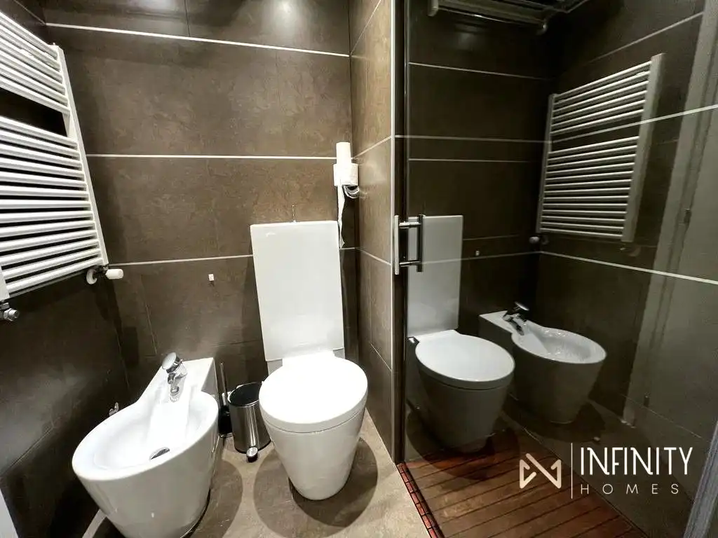 Baño de Piso de alquiler en Bilbao  con Aire acondicionado, Calefacción y Trastero
