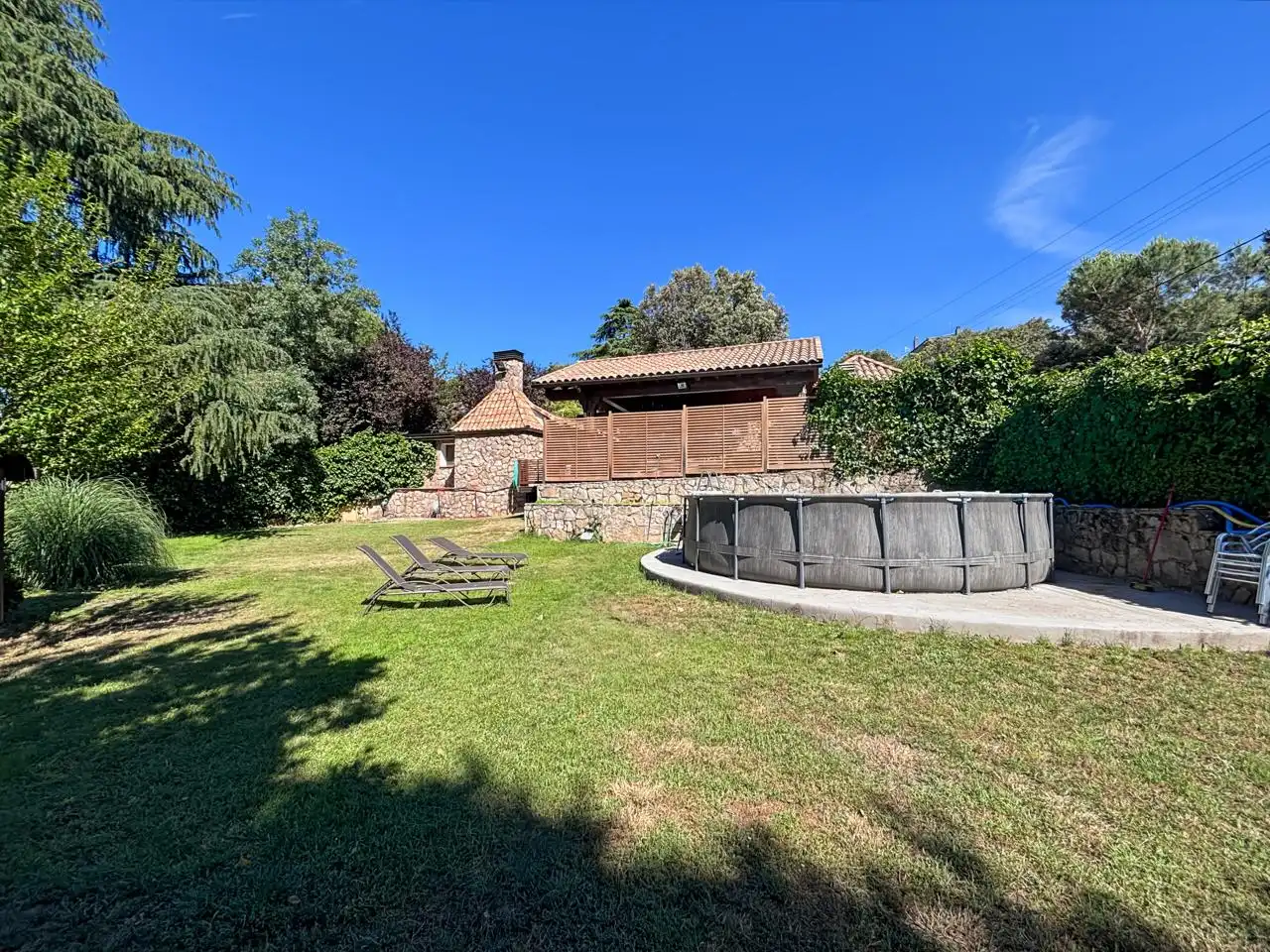 Jardí de Casa o xalet en venda en El Escorial amb Calefacció, Jardí privat i Terrassa