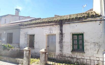 Vista exterior de Casa o xalet en venda en Talavera de la Reina amb Terrassa