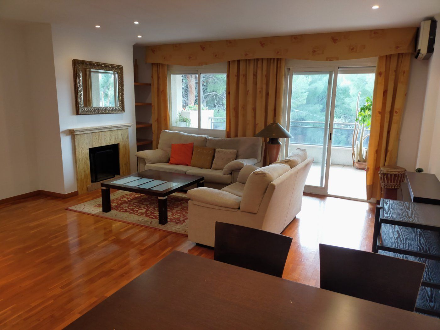 Living room of Apartment to rent in Castelldefels  with Heating, Parquet flooring and Storage room