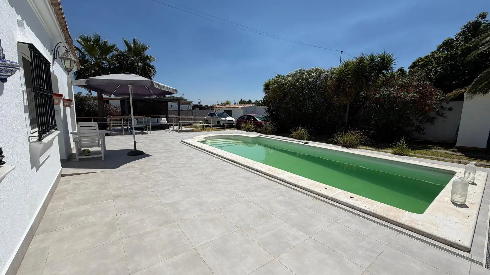 Piscina de Casa o xalet en venda en Chiclana de la Frontera amb Aire condicionat, Calefacció i Jardí privat