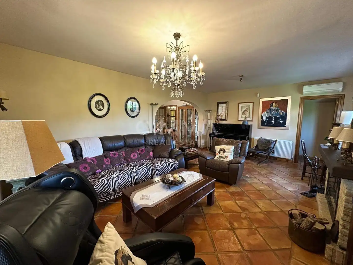 Sala de estar de Casa o chalet en venta en La Nucia con Aire acondicionado, Calefacción y Jardín privado