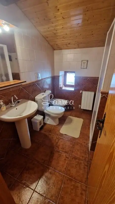 Baño de Finca rústica en venta en Zeanuri con Calefacción