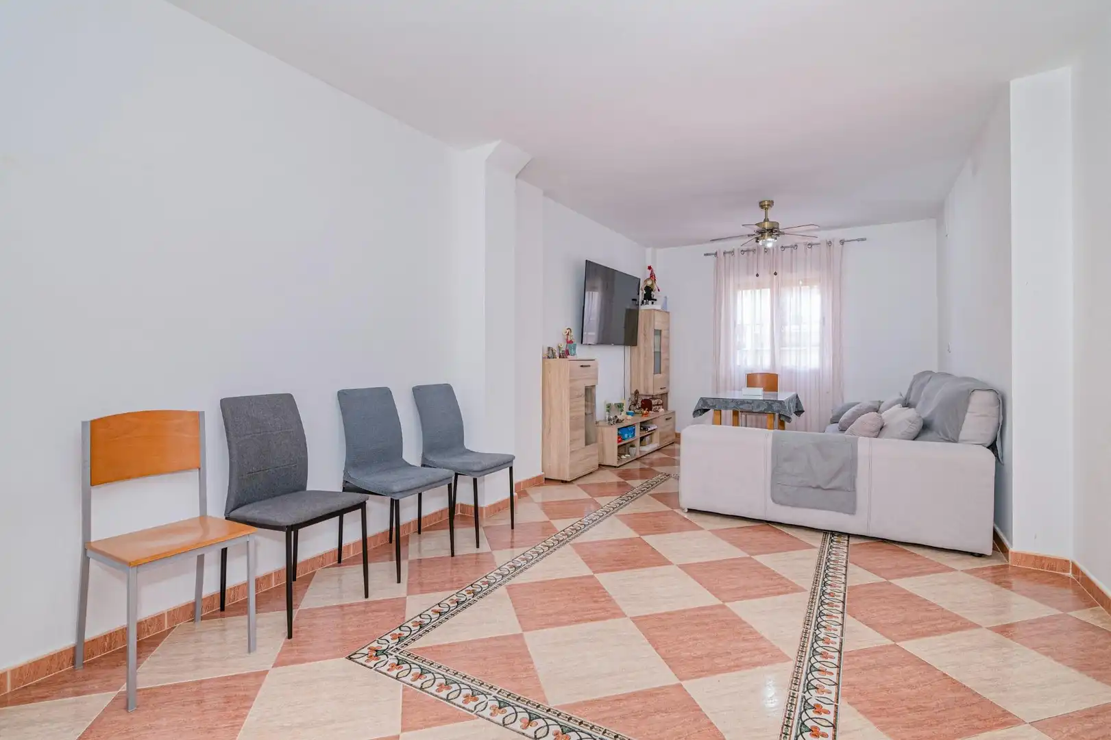 Sala d'estar de Casa adosada en venda en Cijuela amb Aire condicionat, Calefacció i Jardí privat