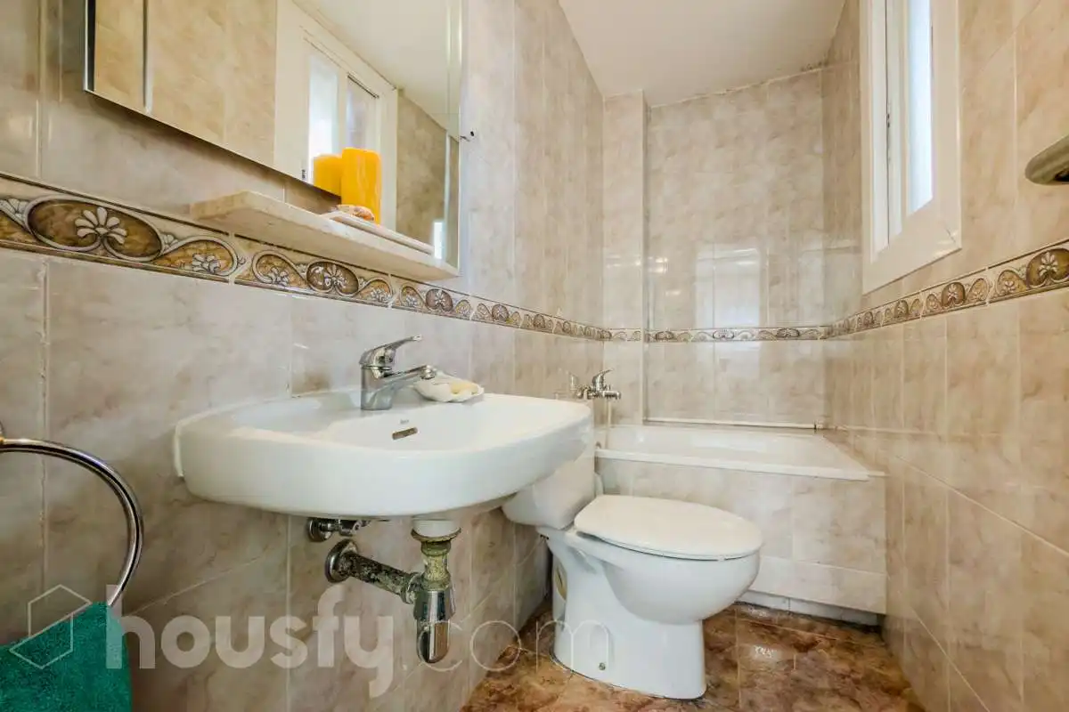 Bany de Casa o xalet en venda en Barcelona amb Aire condicionat, Calefacció i Jardí privat