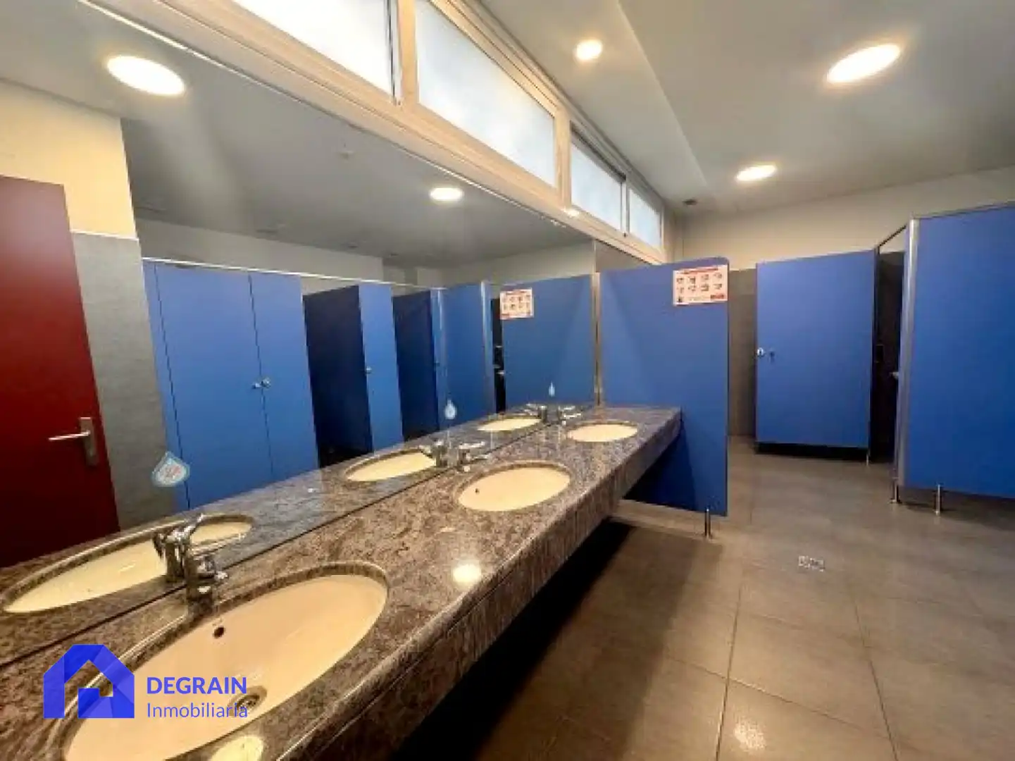 Baño de Oficina de alquiler en Oviedo 