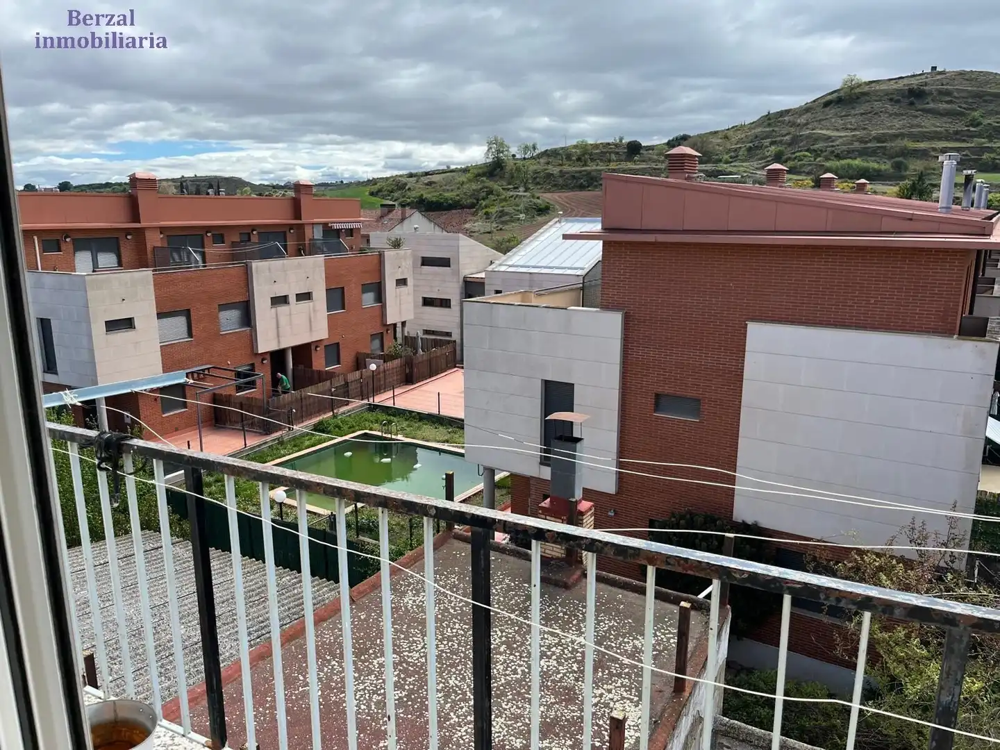 Vista exterior de Casa o xalet en venda en Ventosa amb Calefacció, Terrassa i Traster