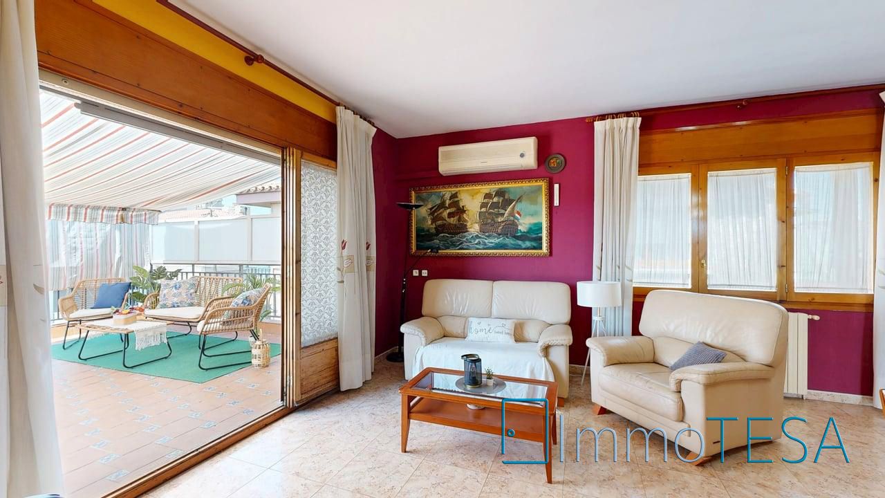 Sala d'estar de Casa o xalet en venda en Barberà del Vallès amb Aire condicionat, Calefacció i Jardí privat