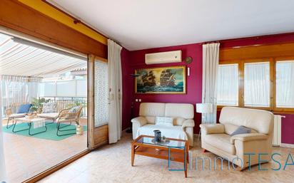 Sala d'estar de Casa o xalet en venda en Barberà del Vallès amb Aire condicionat, Calefacció i Jardí privat