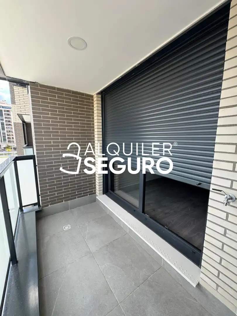 Flat for rent in de Vicente Ferrer , Ciudad de la Comunicación - Arco Ladrillo