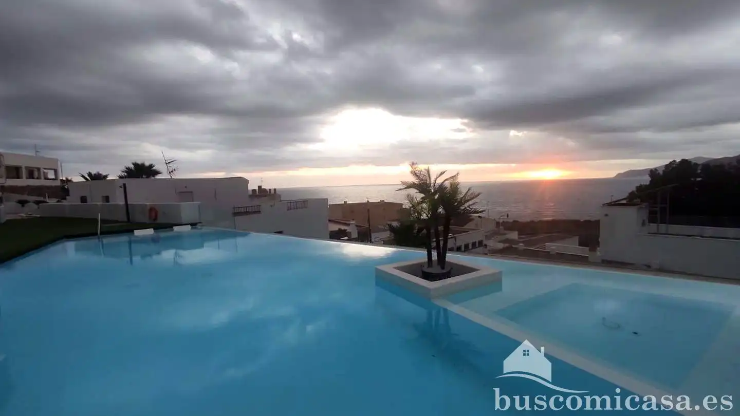 Piscina de Apartamento en venta en Sorvilán con Aire acondicionado, Jardín privado y Terraza