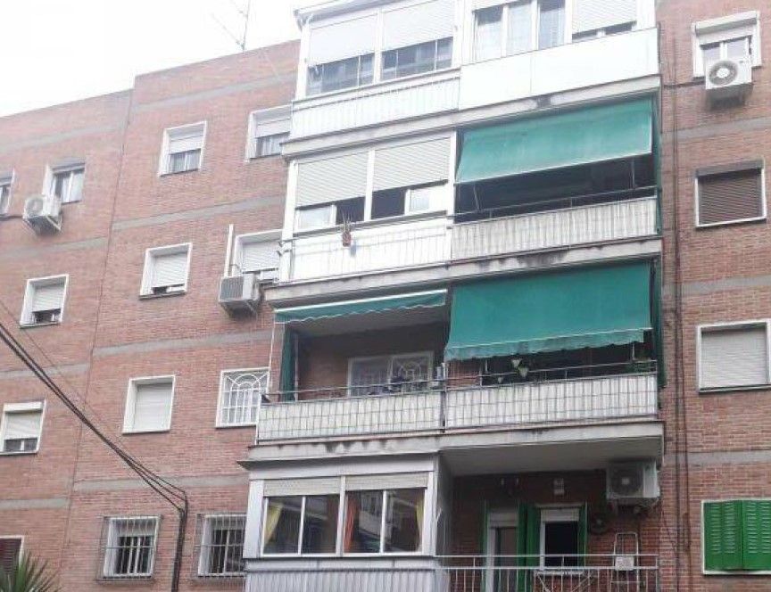 Vista exterior de Piso en venta en  Madrid Capital