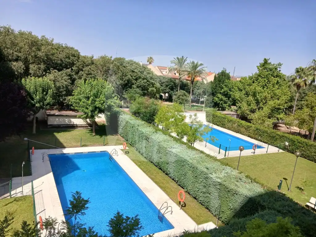 Piscina de Pis de lloguer en Badajoz amb Aire condicionat, Piscina i Moblat