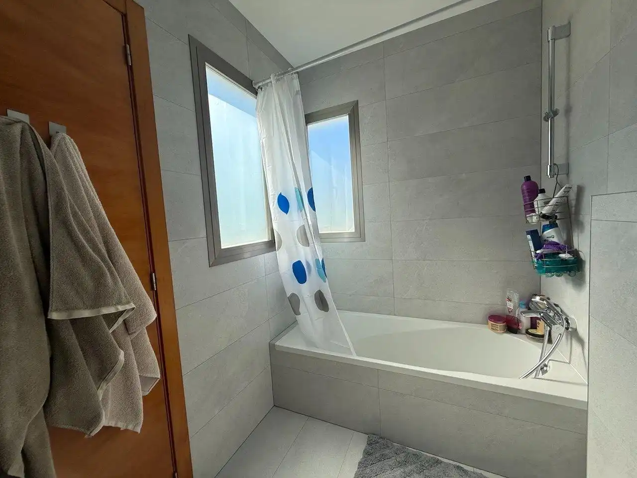 Baño de Casa adosada de alquiler en Alginet con Aire acondicionado, Trastero y Amueblado