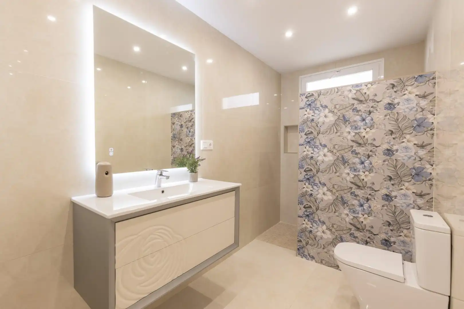 Bathroom of Detached homes for sale in Santa Fe  with Air Conditioner and Heating
