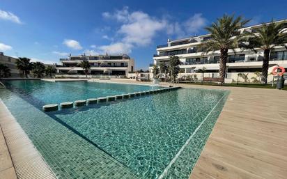 Piscina de Planta baixa en venda en Finestrat amb Aire condicionat, Calefacció i Jardí privat