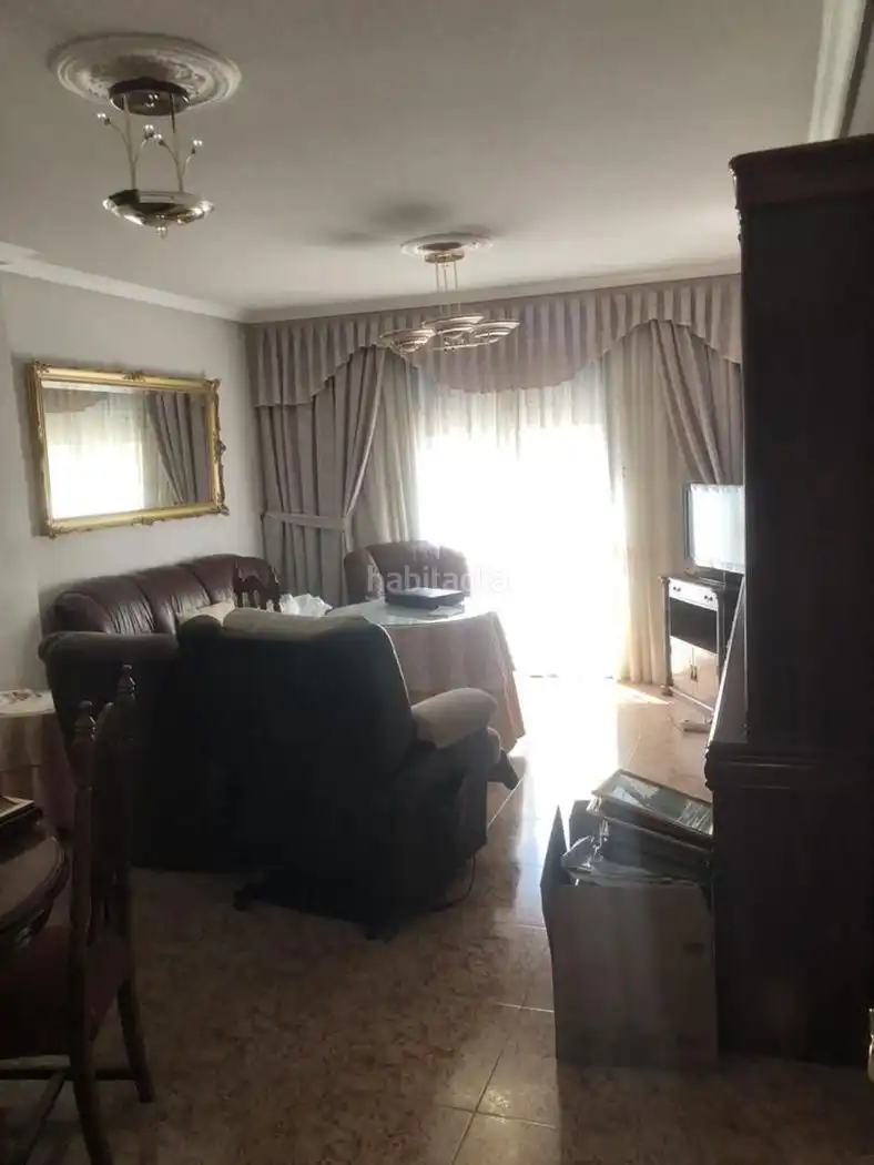Piso con ascensor en venta en Calle del Lirio 41, imagen 2