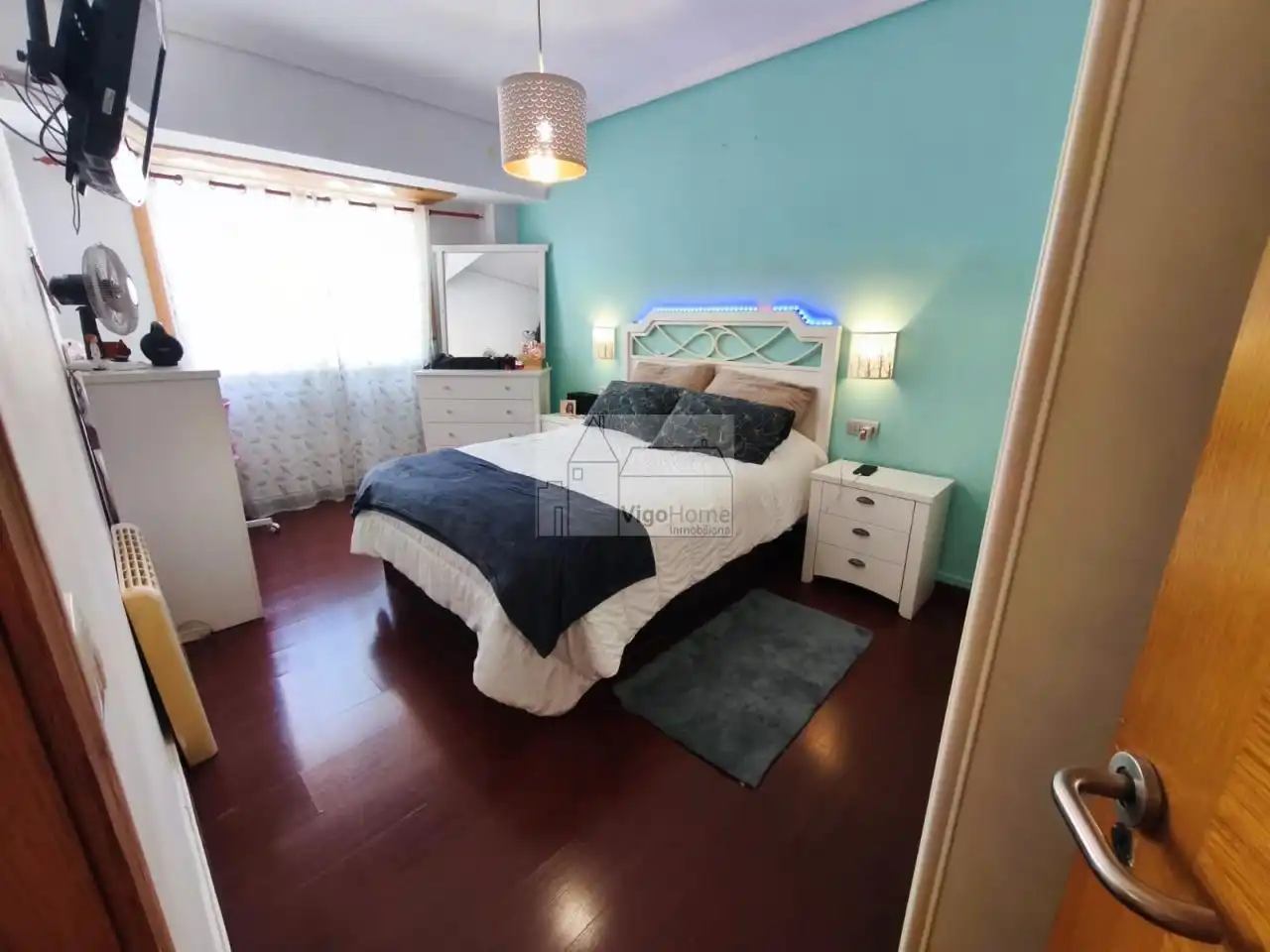 Habitación de Piso en venta en Vigo  con Calefacción, Terraza y Trastero