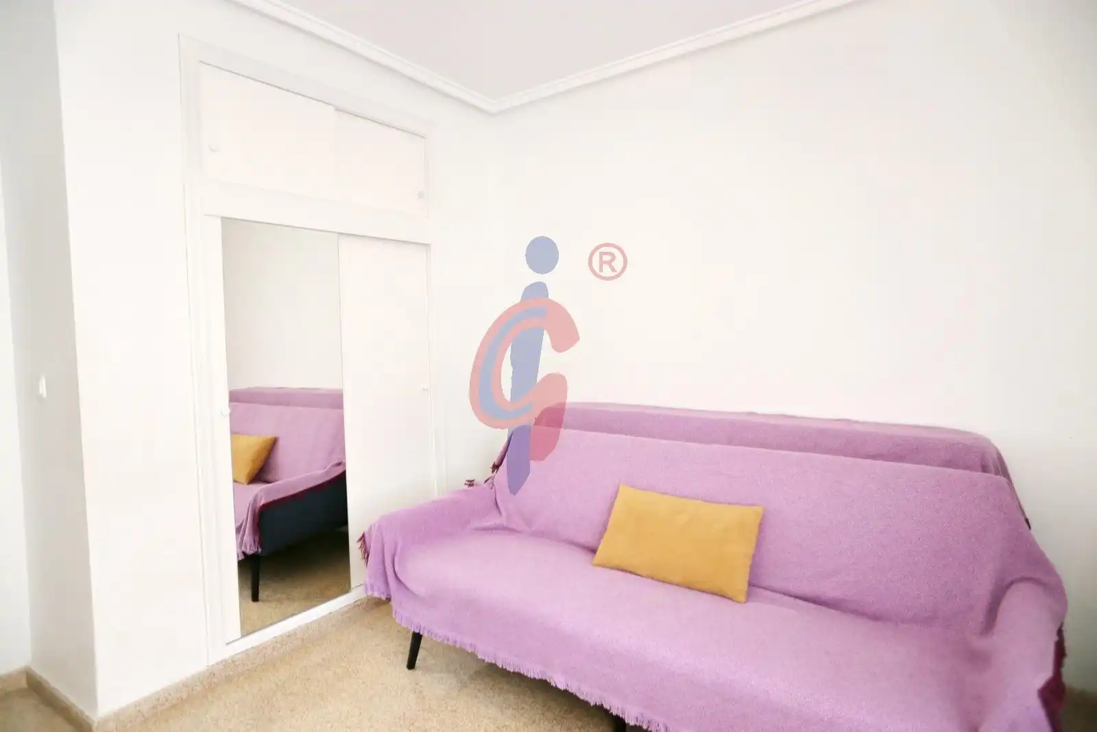 Habitación de Piso de alquiler en Guardamar del Segura con Aire acondicionado, Terraza y Amueblado